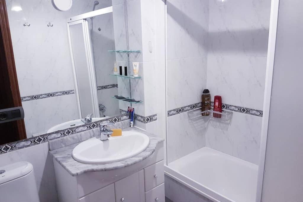 Apartamento Completo Con Parking Privado Y Wifi En San Roque วิโก ภายนอก รูปภาพ